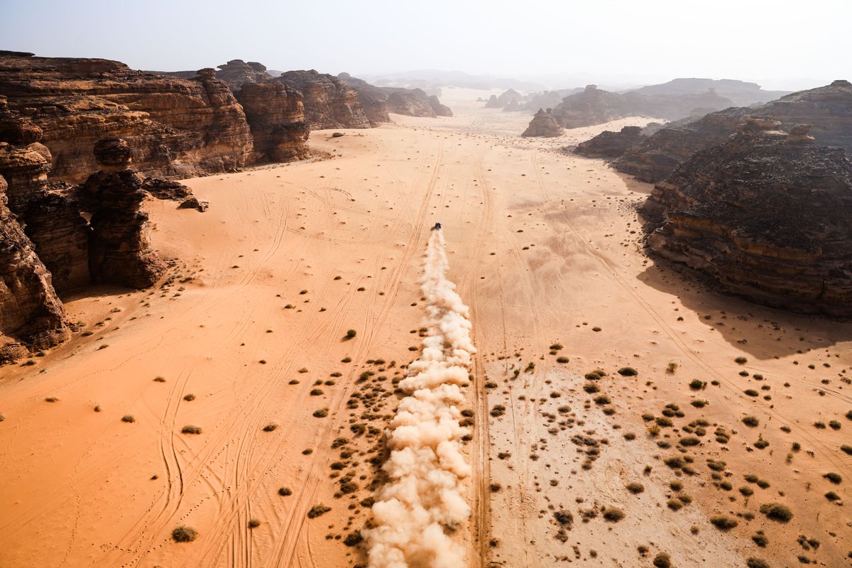 dakar's tweet image. Top shot of the day - stage 3 ✨ 

📸 A.S.O. / DPPI / Florent Gooden 
#Dakar2026 #DakarInSaudi