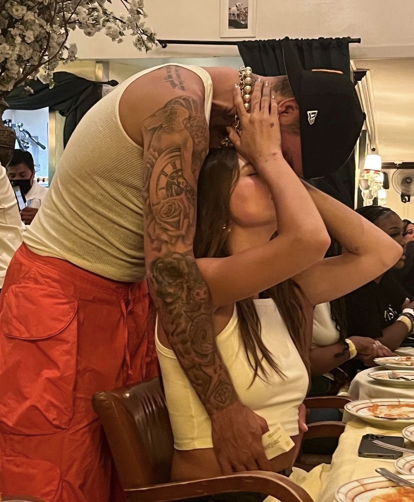 nikkiluvsbiebs3's tweet image. Mr. and Mrs. Bieber 🥹🥰❤️