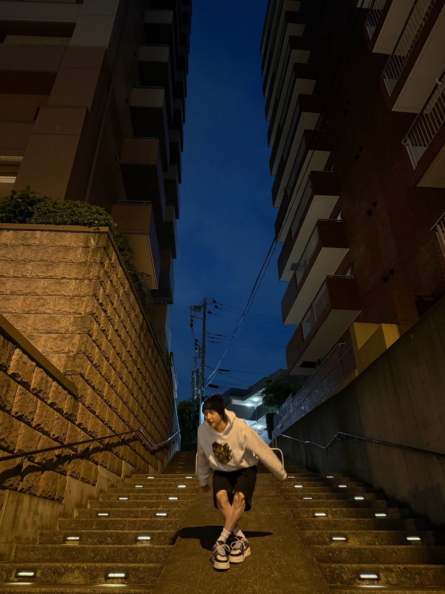 BusBubbless's tweet image. this is just so chris vs channie 🫠