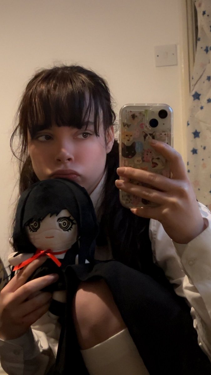 lovrsgnaw's tweet image. this was supposed to be for 200
followers but i have 400 now so its a lot more daunting &amp;lt;/3 anyway~ reze dance (attempt)!