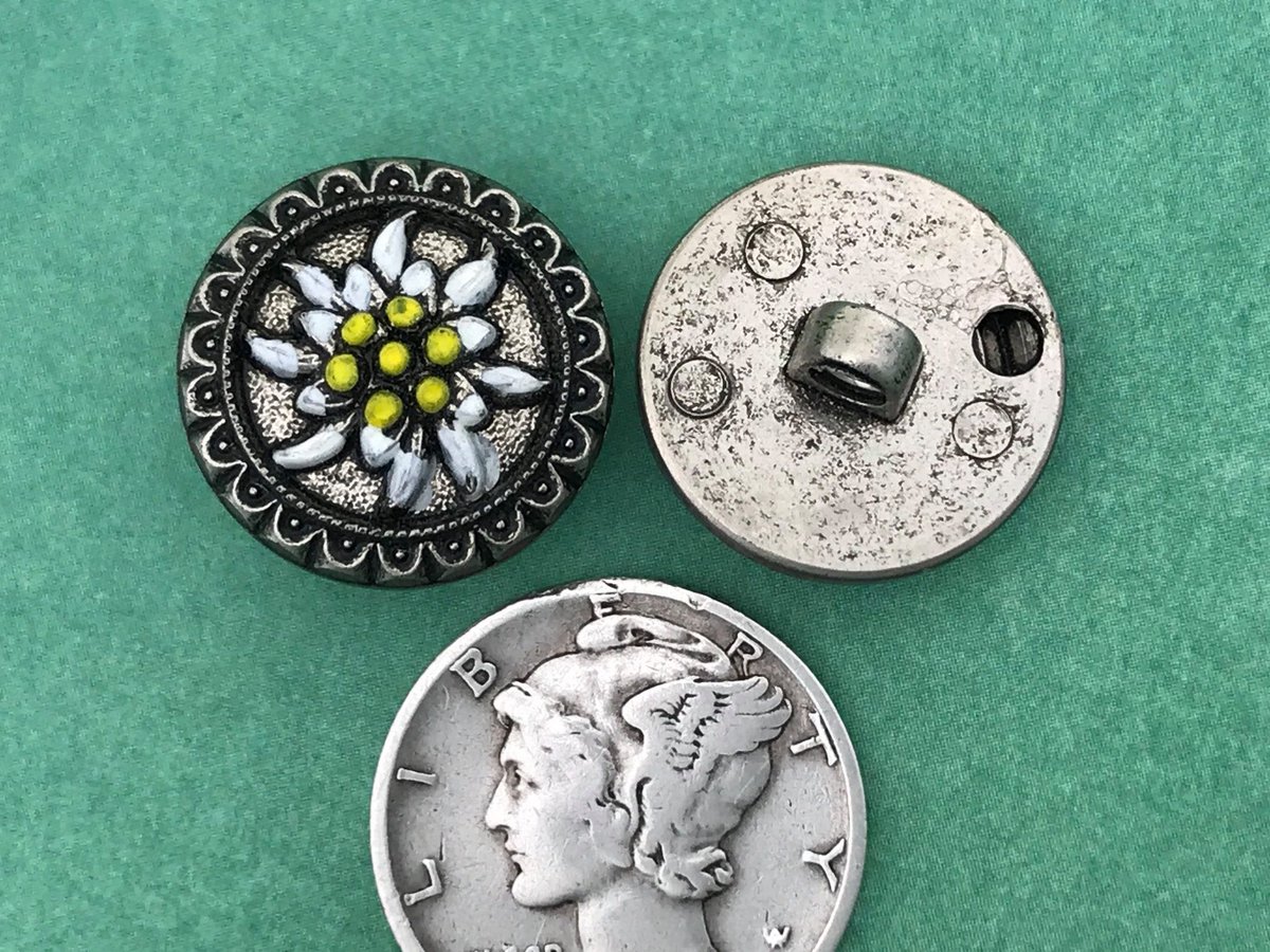 guybead's tweet image. I have been busy getting a variety of buttons ready to post to our Wild Things Beads Destash group on facebook. I unearthed some more Czechoslovakian Vintage Crate Glass Buttons, Some very nice metal German Buttons and some very nice Czech Uranium Glass buttons. Enjoy