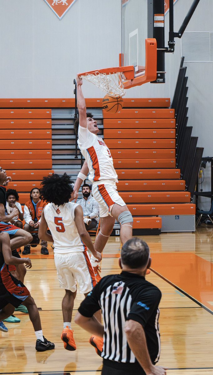 Connor Summer tweet media