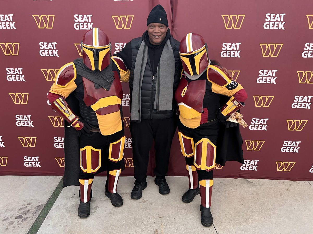 Commanderlorians tweet media