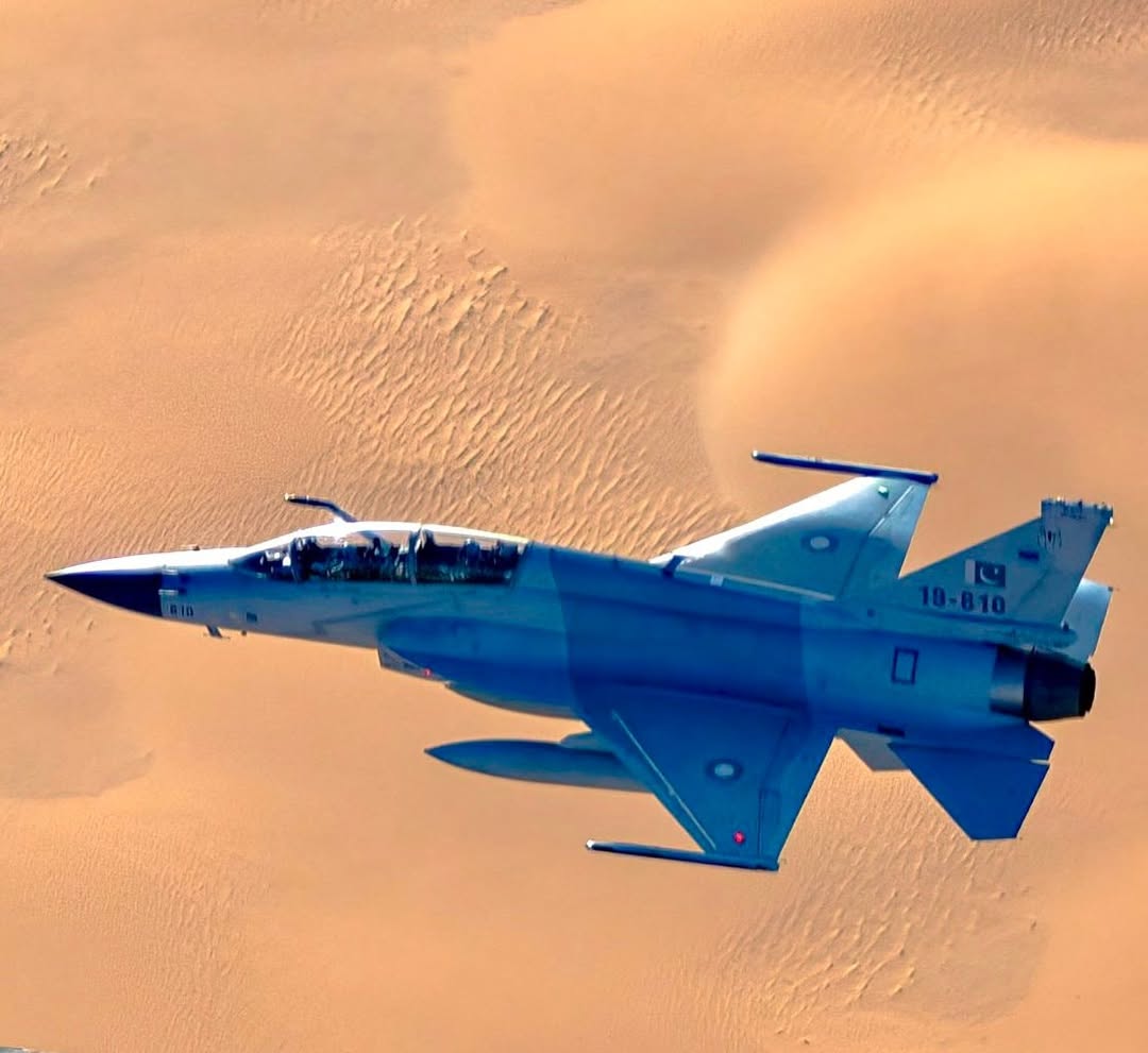 ForumStrategic's tweet photo. "Detailed discussions were also held on potential procurement of JF-17 Thunder aircraft." - DGPR Pakistan Air Force 🇧🇩 ⚡ 🇵🇰 https://t.co/RlrRn0aMtv