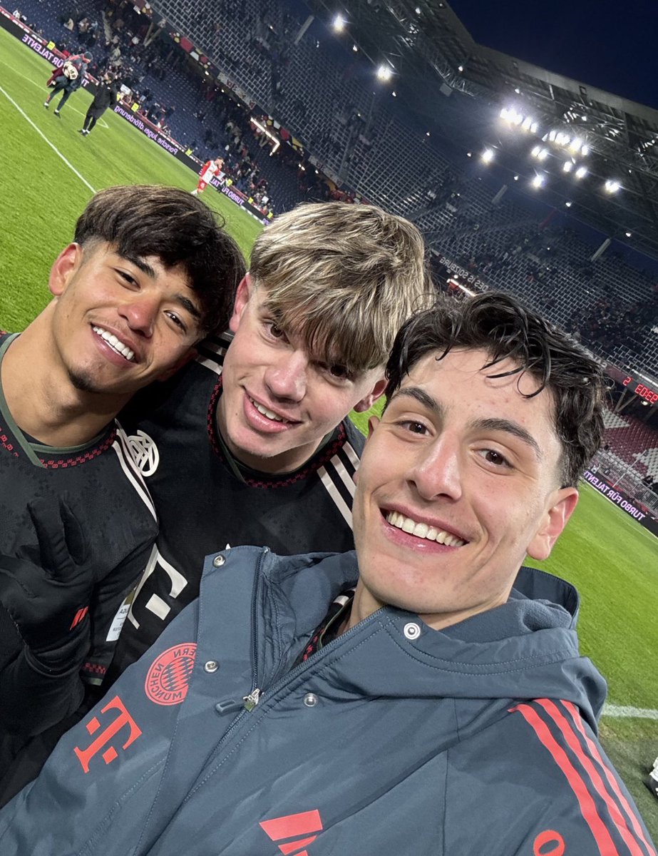 —>دينيز اوفلي 🇹🇷 18
—> ديلاي روفيري 🇮🇹 18
—> دوغلاس كاردوزو 🇧🇷 17

مستقبل بايرن!❤️