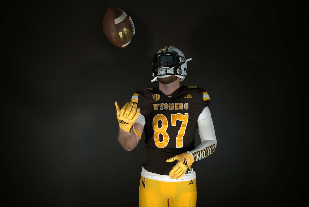SiddonsTyler's tweet image. After some thought, prayer and some great conversations with @JaySawvel and @Coach_SBMoore, Id like to announce i will be playing at @wyo_football. #committed