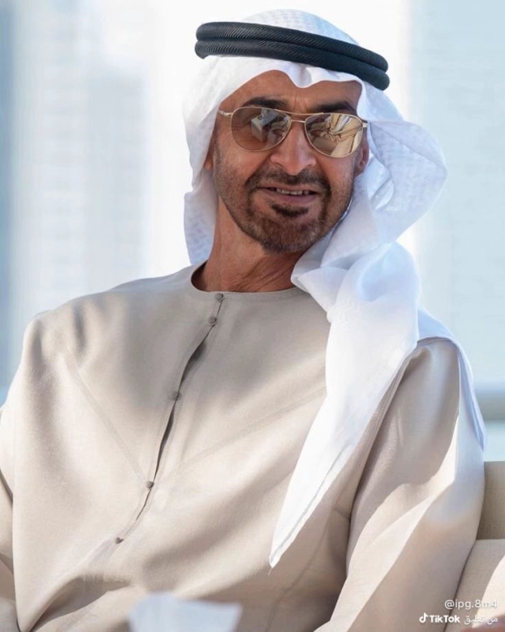 bntmmd25's tweet image. ✍️✍️✍️👌
هذا الوطن بمحمد الفخر مصيون
ساس السياسة والفراسة ولفكار
بوخالد اللي بأسمه النصر مقرون
وإن كثرت الأشوار يندر بالأشوار🇦🇪🇦🇪🇦🇪