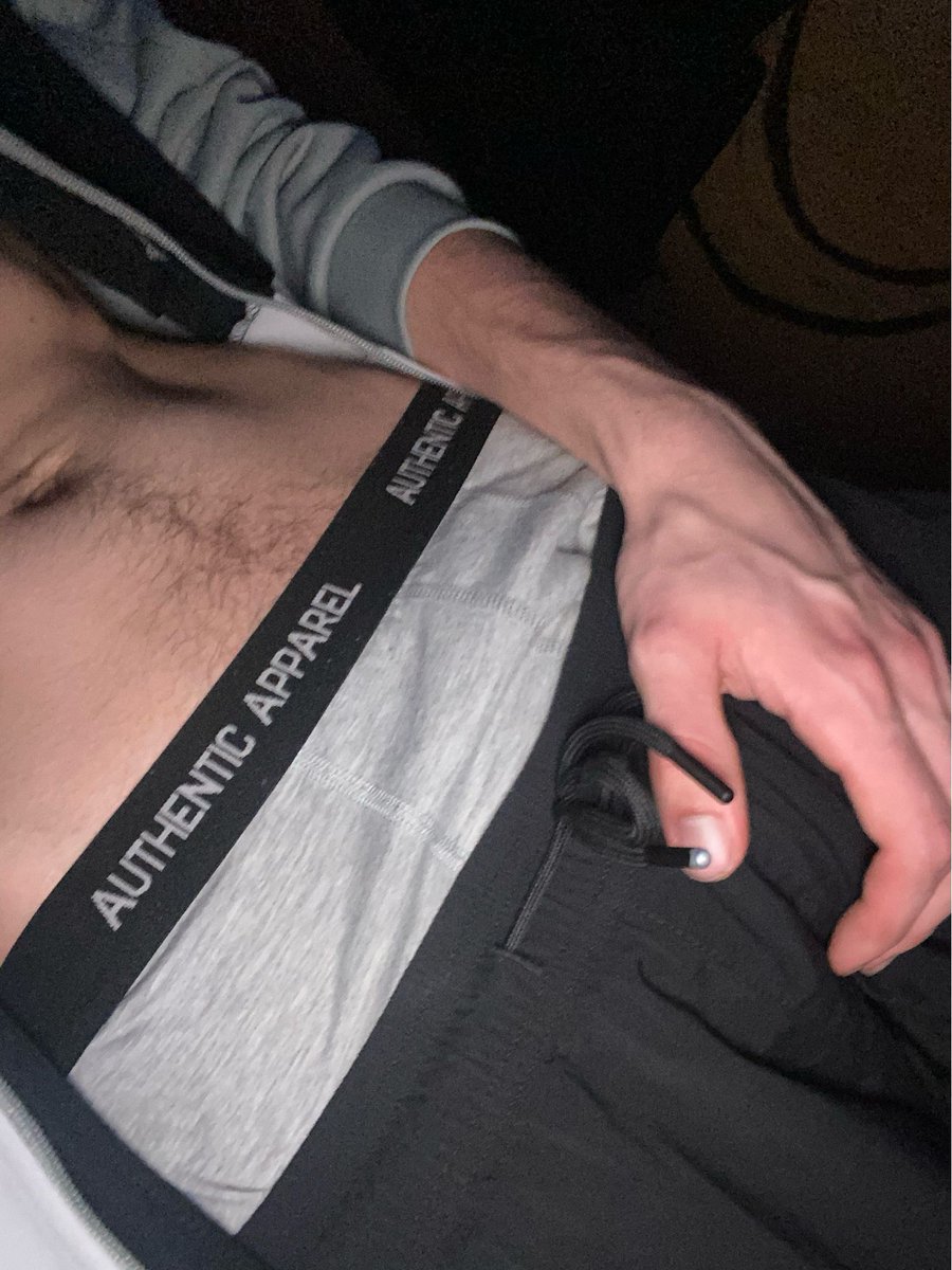 ur gonna do as I say, ain’t u lad ? 😉

#obey #serve #submit #cashmaster #master #nsfw #socks #feet #boxers