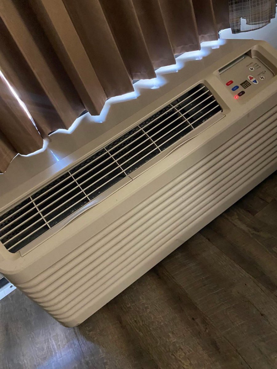 Hoopss's tweet image. The best air conditioner ever made