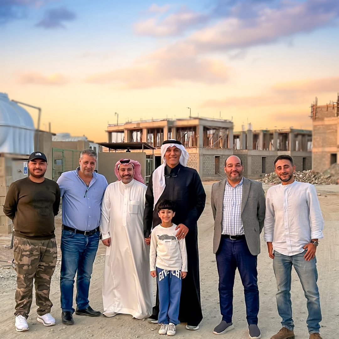 makhars's tweet photo. في إطار المتابعة المستمرة لسير المشاريع، كانت لنا زيارة ميدانية لمشروع #جدن_السدن في جدة، أحد مشاريع #انوفست_العقارية.

التقينا خلالها بمدير المشروع وفريق العمل، واطلعنا بشكل مباشر على آخر مستجدات التنفيذ، حرصاً على تسريع وتيرة الإنجاز والالتزام بأعلى معايير الجودة. https://t.co/R8xyhimRzJ