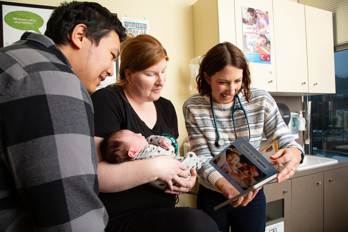reachoutandread's tweet image. In a time of clinician burnout, Reach Out and Read helps restore what matters: human connection. Our model strengthens families and supports clinician well-being. 💛📖