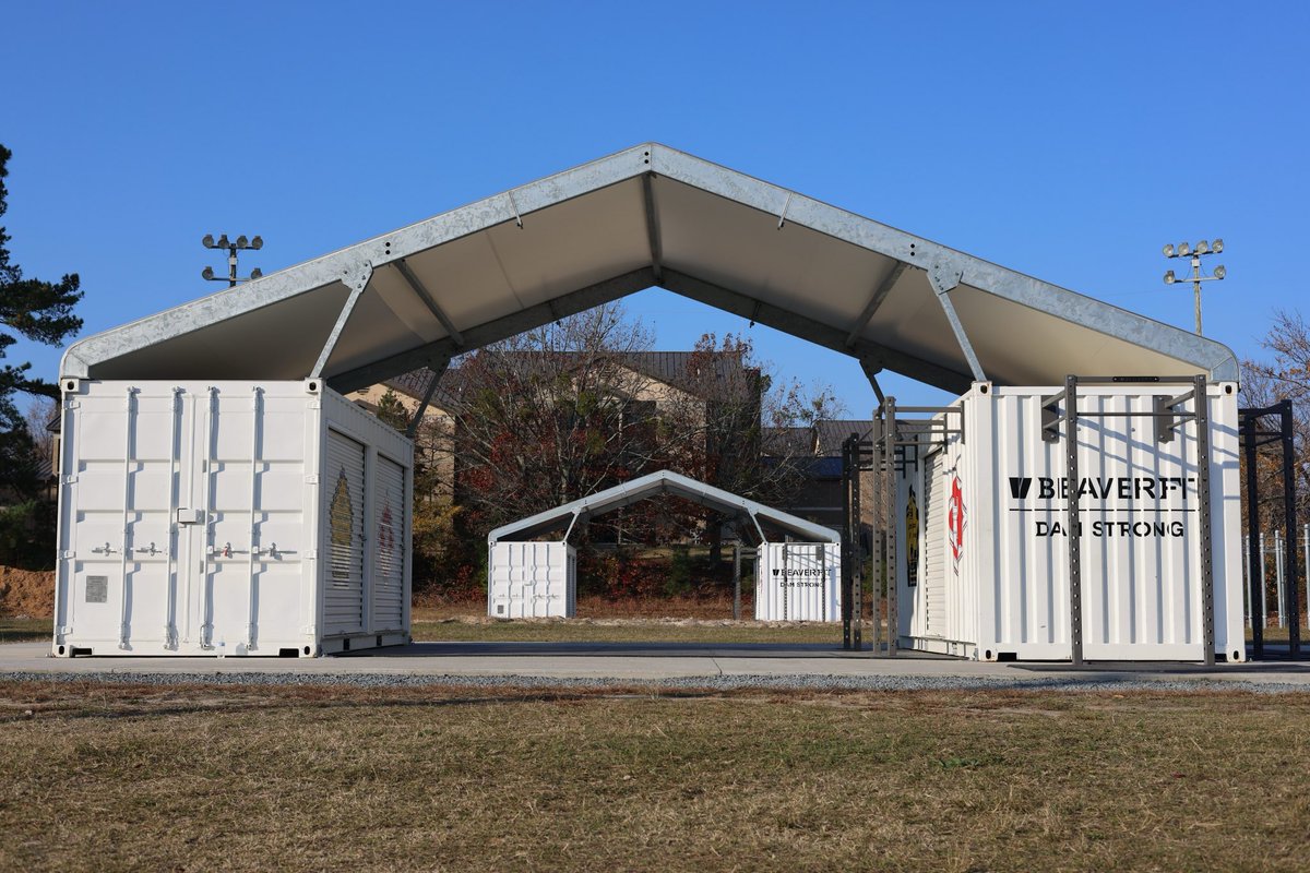 BeaverFitUSA's tweet image. New year, new training spaces 💪

Closed out 2025 with freshly built SunPros at Fort Bragg, Fort Bliss, the U.S. Navy EOD School and more.

Look forward to seeing you get #DamStrong in these spaces this year.