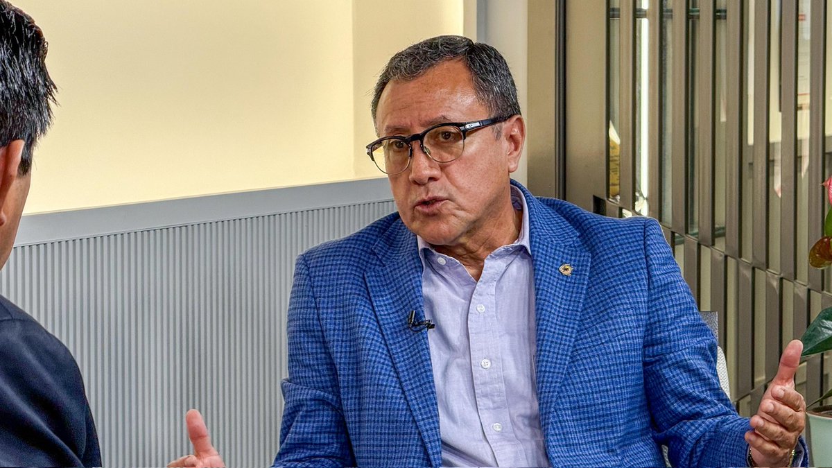 📻🗞️ El gobernador <a href="/JaimeSerpaEc/">Jaime Serpa García</a> , cumplió agenda de medios este martes. En entrevistas con los medios El Tablón de la Popular y <a href="/diariocorreoec/">Diario Correo</a> reafirmó el compromiso del Gobierno Nacional de escuchar a la ciudadanía y trabajar por un Ecuador más seguro y justo.

#ElNuevoEcuador