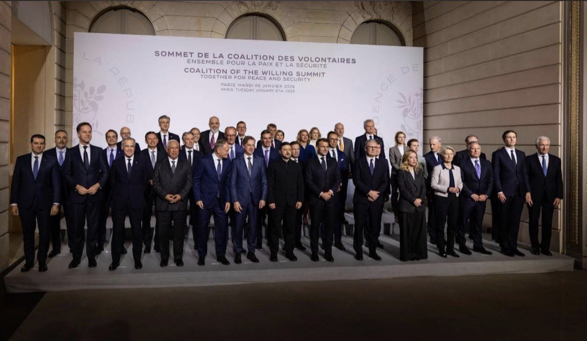 AlbanianDiplo's tweet image. 📍Paris – Foto familjare e liderëve pjesëmarrës në takimin “The Coalition of the Willing”🇦🇱🤝🌍