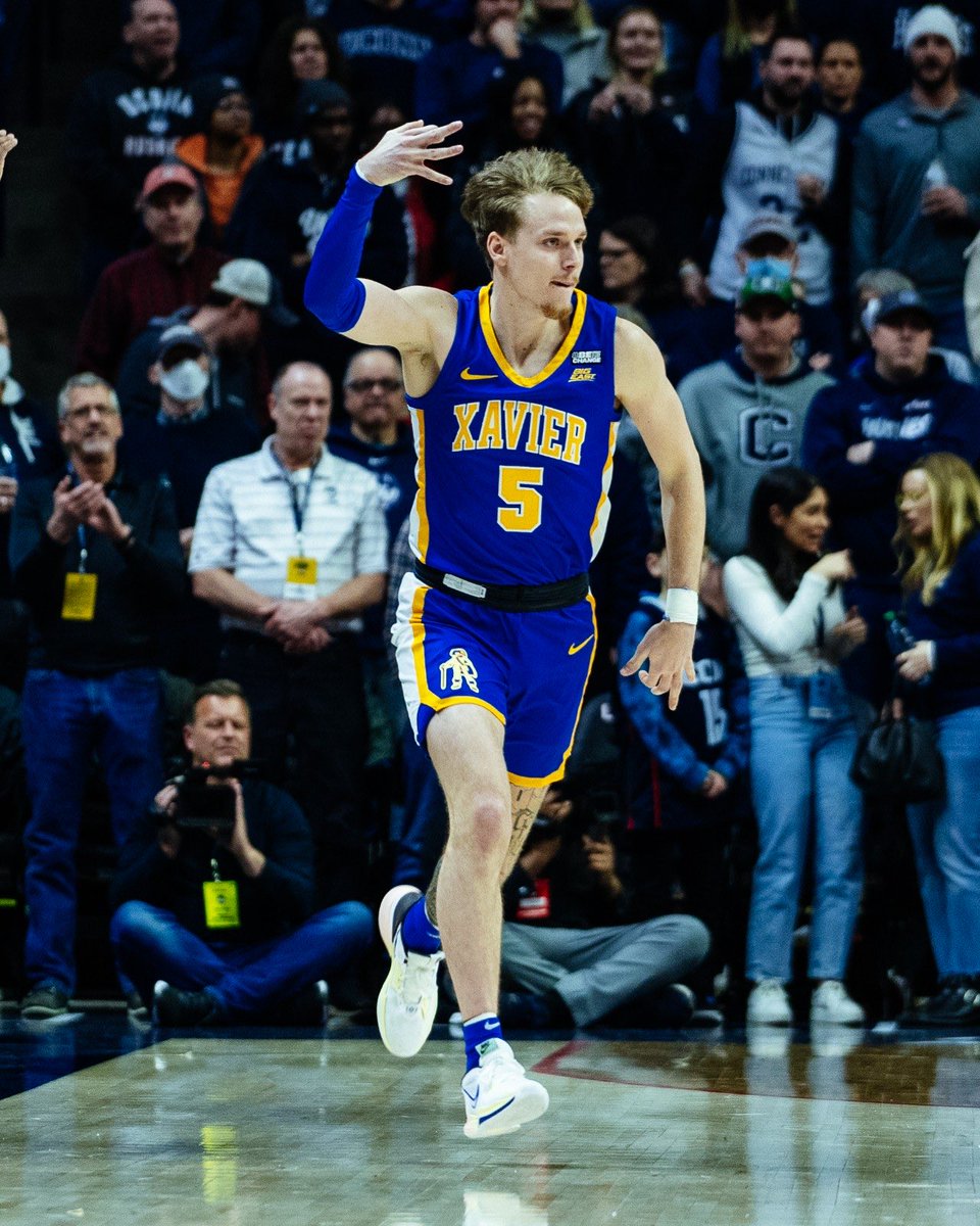 ⁦<a href="/MarioMercurio/">Mario Mercurio</a>⁩ - holiday photo purge : found the blue gold Xavier baseball jersey to match the pimp canes 👍