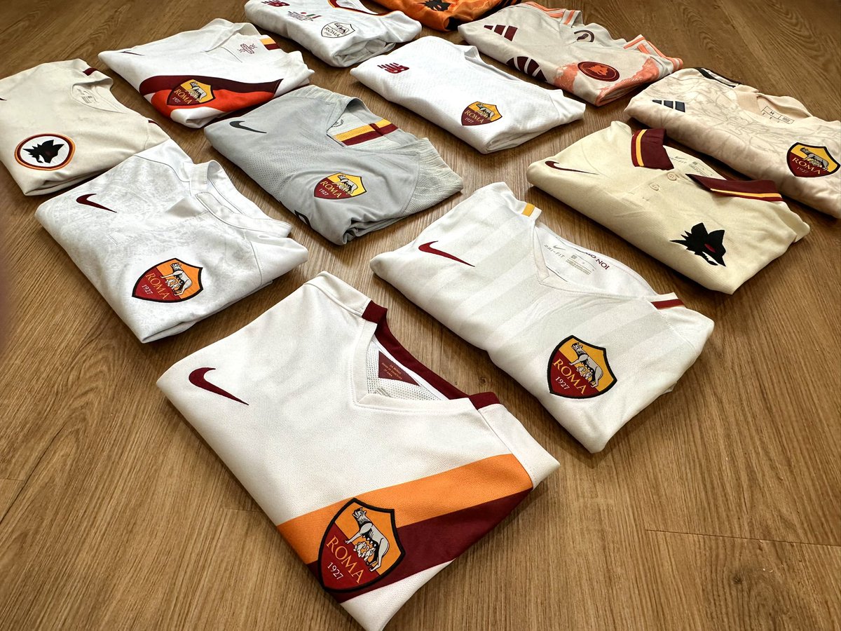 FutbolShIrTALIA's tweet image. Roma Away ⚪️🟠