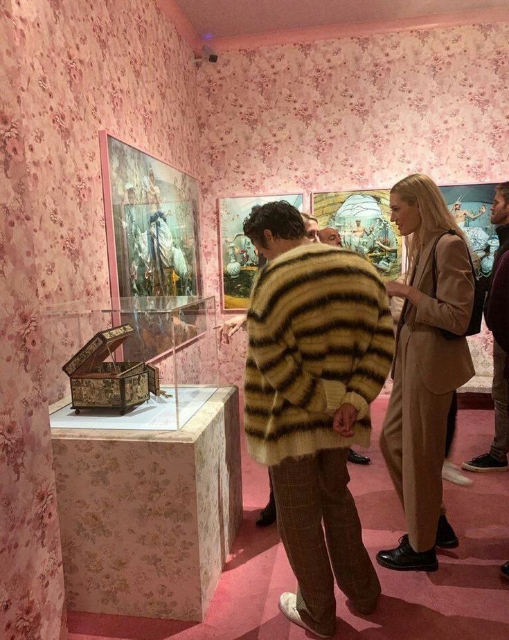 axlsugar's tweet image. does he take you walking round his parents' gallery?