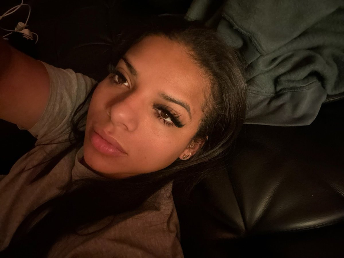 MikaylaSaravia's tweet photo. Tag me in anything interesting on here. https://t.co/iJyF5SvZLS
