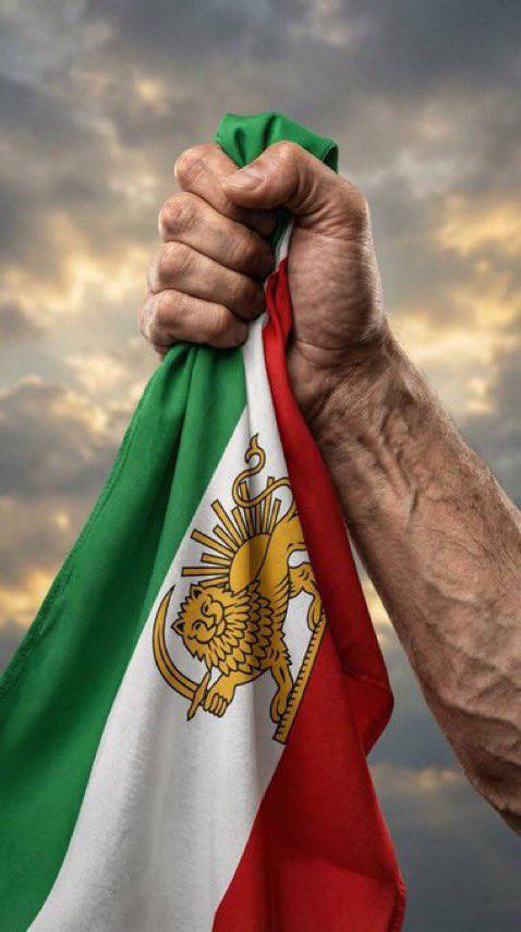 <a href="/Al934670/">Paranormal-Activity 🎗🏴</a> <a href="/SamanthaIrani/">Simin 🏴🎗️</a> ما #فرزندان_پرچم‌ مخالف شعار حزبی هستیم.
چون برای #ایران کار میکنیم،ما فقط شعار ملی برای همبستگی هم میهنان میدهیم.پیش به سوی #رستاخیز_ایرانی
پرچم کف ماست
فخر وطن ماست
#پرچم_شیر_و_خورشید 
#رفراندوم_پرچم 
با افتخار #پادشاهی_انتخابی
<a href="/SamanthaIrani/">Simin 🏴🎗️</a>