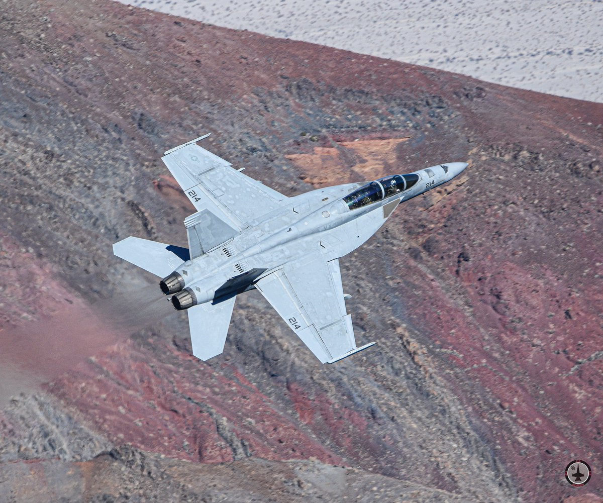 619_Aviation's tweet image. A F/A-18 from VX-9 The "Vampires" ripping through Star Wars Canyon a few years back!
#vx9 #vx9vampires #starwarscanyon #deathvalley #f18
