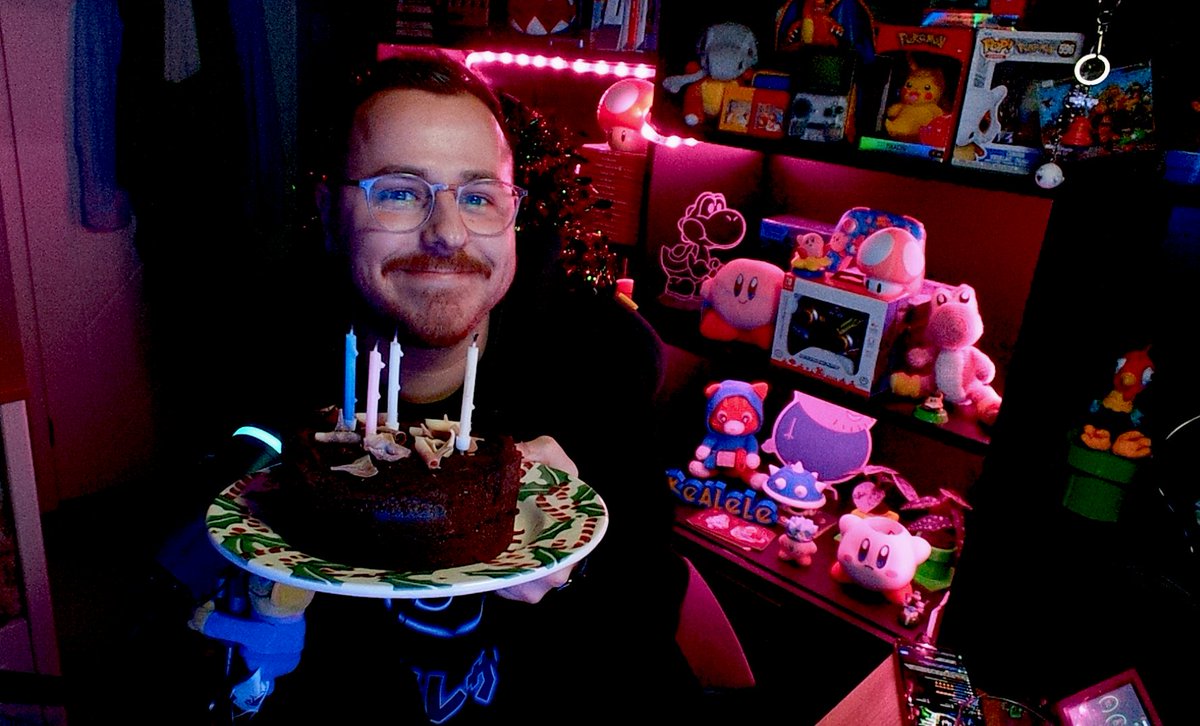 Lukealele tweet media