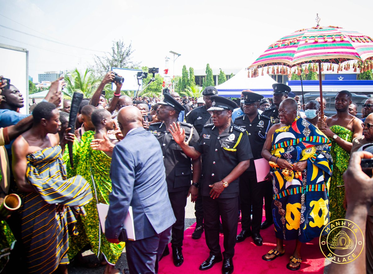 OpemsuoRadio's tweet image. The Asantehene, Otumfuo Osei Tutu II, made a historic visit to the Ghana Police Service headquarters in Accra on January 6, 2026.

As part of the visit, His Majesty was accorded a Guard of Honour ceremonial parade, conducted by 100 female officers, showcasing respect for his…