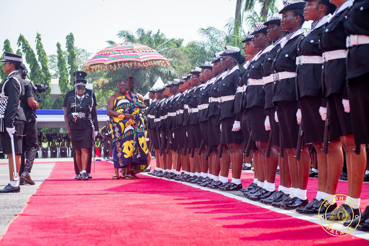 OpemsuoRadio's tweet image. The Asantehene, Otumfuo Osei Tutu II, made a historic visit to the Ghana Police Service headquarters in Accra on January 6, 2026.

As part of the visit, His Majesty was accorded a Guard of Honour ceremonial parade, conducted by 100 female officers, showcasing respect for his…