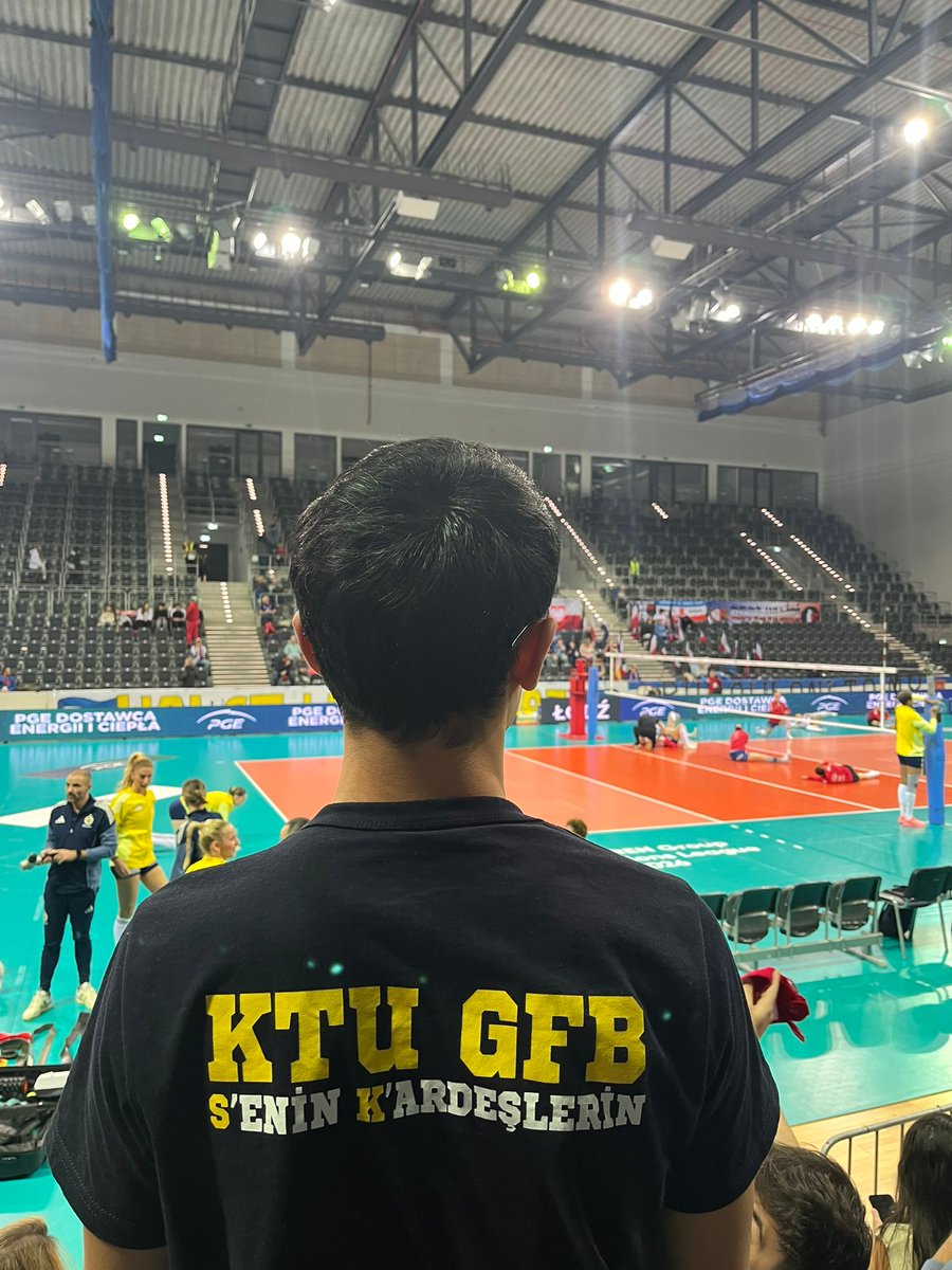 ADININ GEÇTİĞİ HERYERDE! 

Fenerbahçemizi budowlani lodz karşılaşmasında ŁÓDŹ Sport Arena’da yalnız bırakmadık.

#UNIGFB