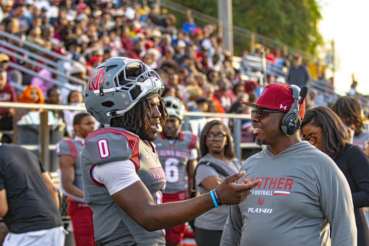 NCMFC1's tweet image. Shoutout to #Coalition member @dlryland, who coached Curtis Allen, the first HBCU player to win the @HarlonHillAward. 

Ryland’s leadership and development with the running backs helped guide Allen to this historic achievement.

#JoinTheCoalition
#PreparePromoteProduce