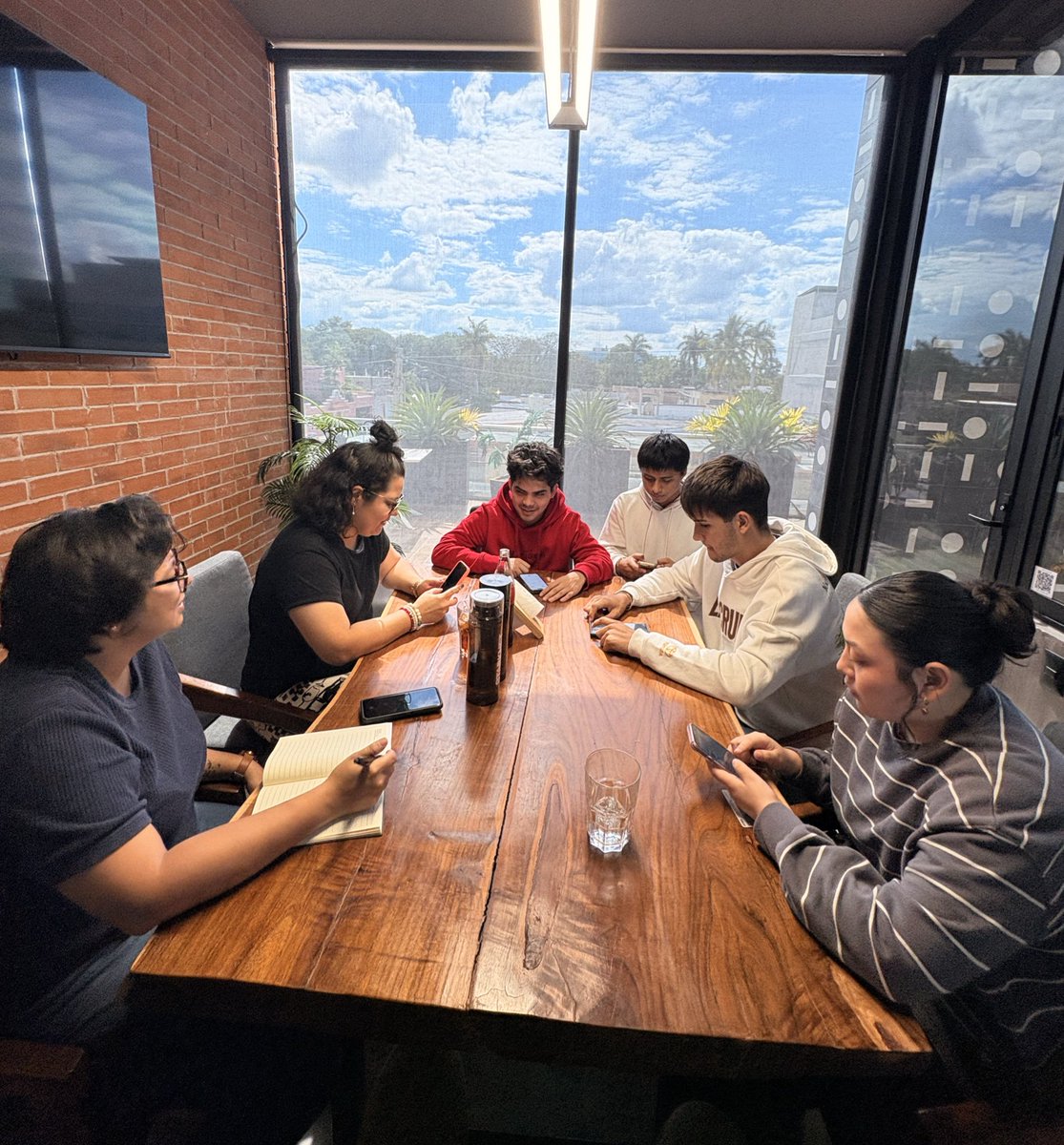 Derivado del primer university tour que hicimos entre <a href="/happ3nxyz/">Happ3n 🍀</a> y <a href="/TecDeSoftware/">Tecnológico de Software</a>, hoy recibieron su bounty de primer lugar nuestro equipo ganador. Enhorabuena! Muchas gracias al equipo <a href="/happ3nxyz/">Happ3n 🍀</a> por el apoyo y motivación hacia nuestra comunidad.