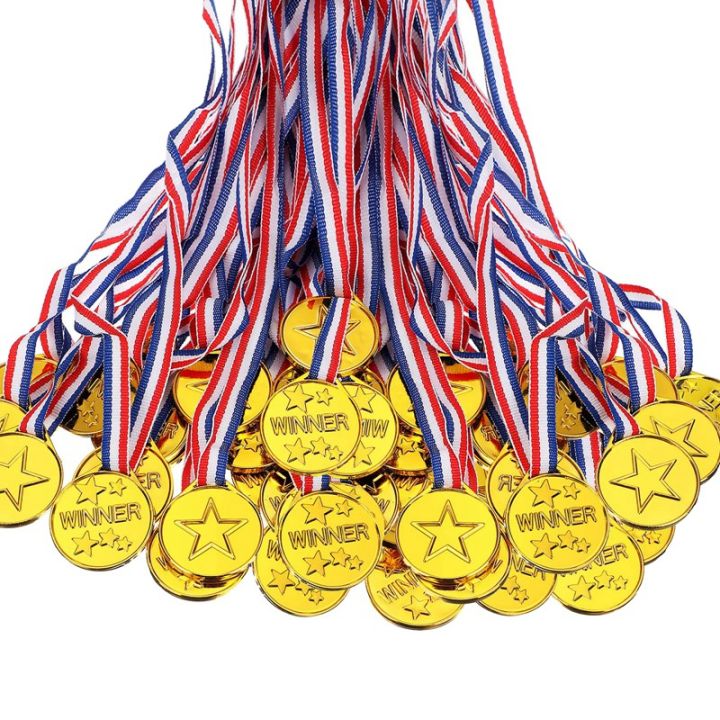 edumak8's tweet photo. @AwesomeNewsom @ckane608 #FakeAwards for a #FakePOTUS https://t.co/jIFcPNL9Z8