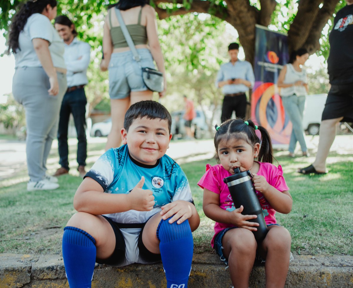 VILLA ALLENDE PARQUE: 🔜 CONECTIVIDAD QUE TRANSFORMA

Inauguramos 800 metros de pavimento y obras viales en Villa Allende Parque, una intervención que mejora la movilidad, resuelve problemas históricos y conecta mejor dos jurisdicciones: Villa Allende y Córdoba Capital.