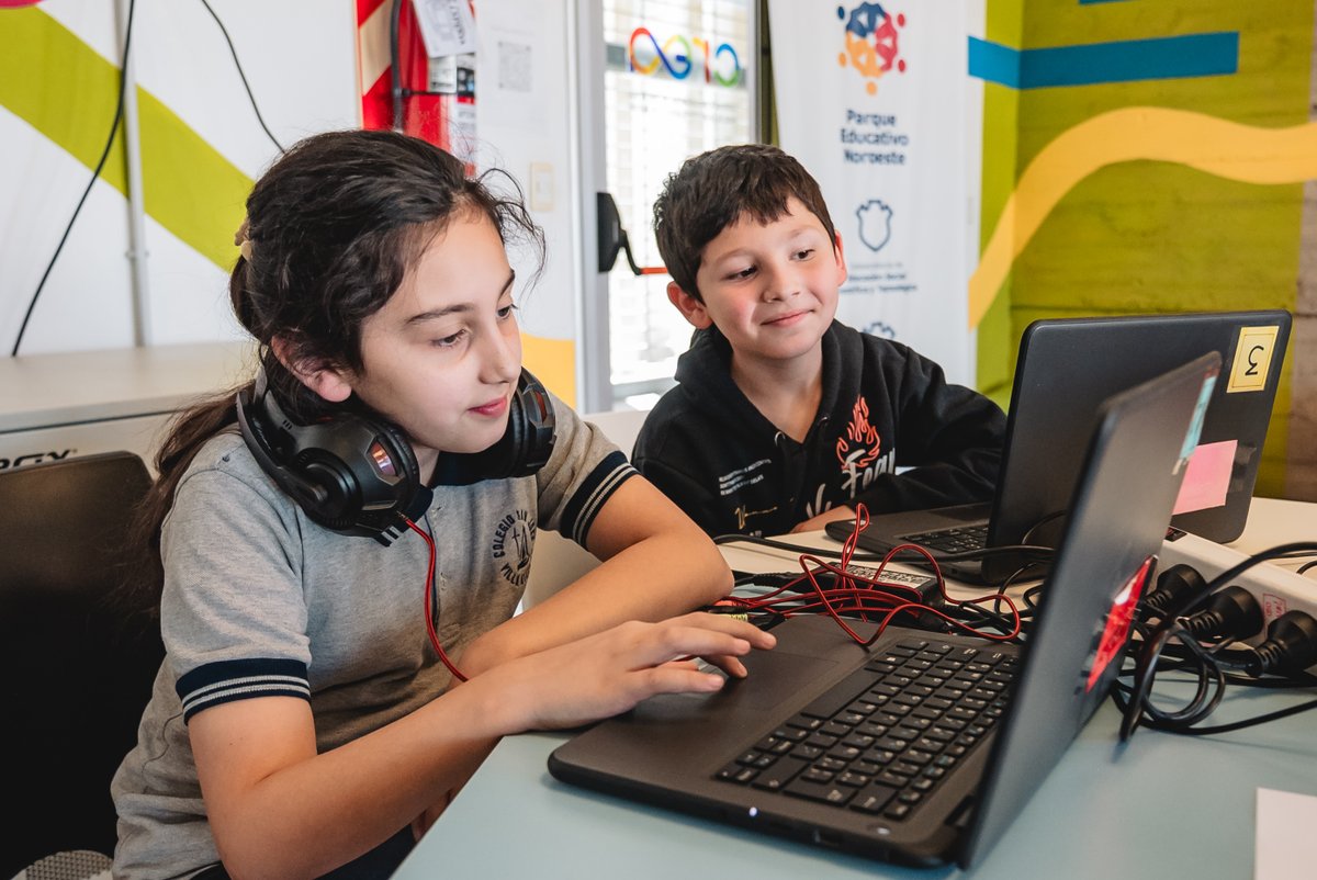 MuniCba's tweet image. ☀️ Viví un verano tecnológico en los Parques Educativos y Centros de Encuentro Barrial de #CórdobaCapital.

🙋 Hasta el 13 de febrero podés participar de los talleres y actividades para todas las edades.