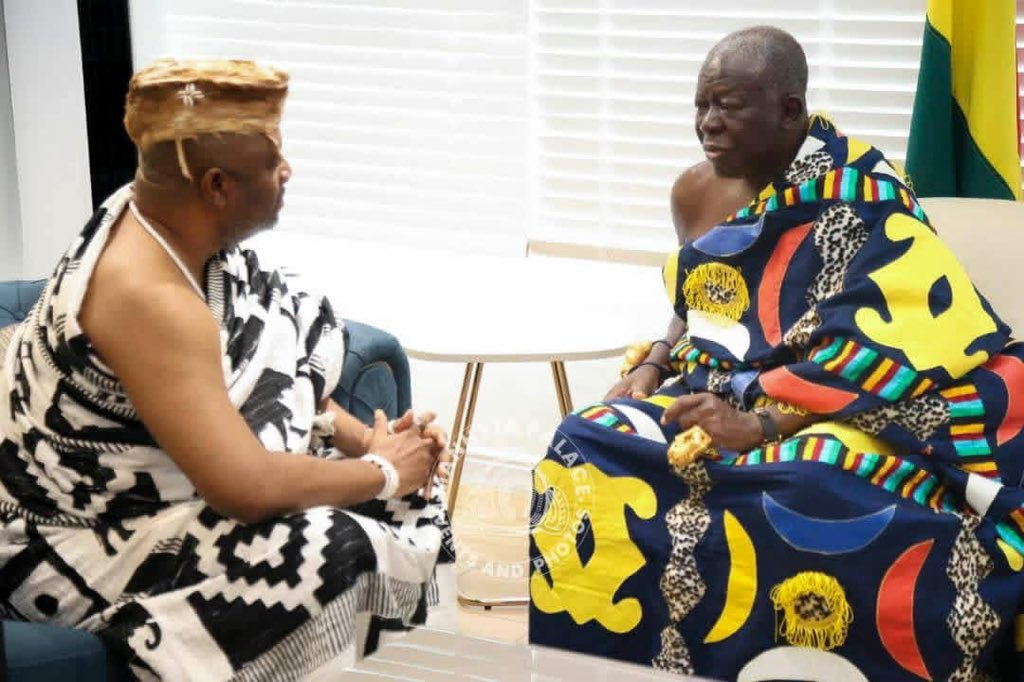 Asante_nation's tweet image. The Ga-Mantse, Nii Teiko Tsuru II, joined the Asantehene Otumfuo Osei Tutu II during his maiden visit to the National Police Headquarters. 

Piawwwwwwwww!!!