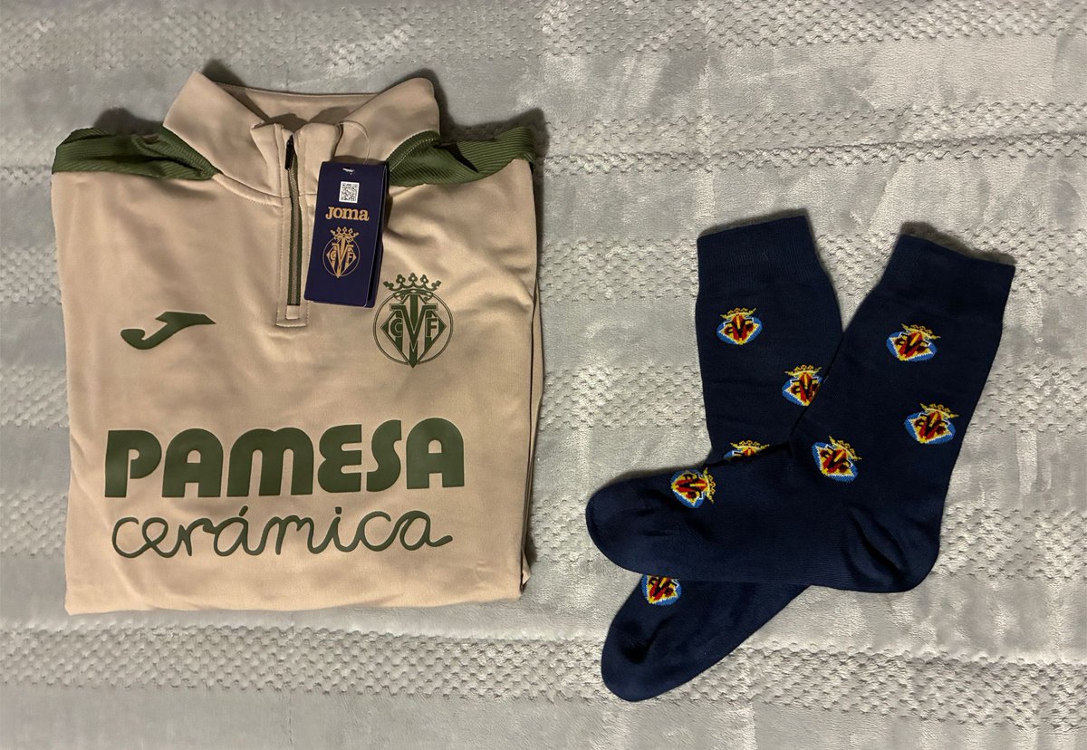 Alruse3's tweet photo. Que bien me conocen los Reyes 🫅 💛✨  @VillarrealCF https://t.co/tVDzlQap2D