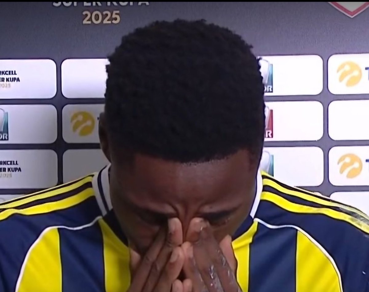 Musabba bu akşamki performansı ile bize gösterdi ki;

Maharet büyük paralarla oyuncu transfer etmek değil,daha az paraylada doğru oyuncuyu bulmak.
Yolu açık olsun.
#Musabba