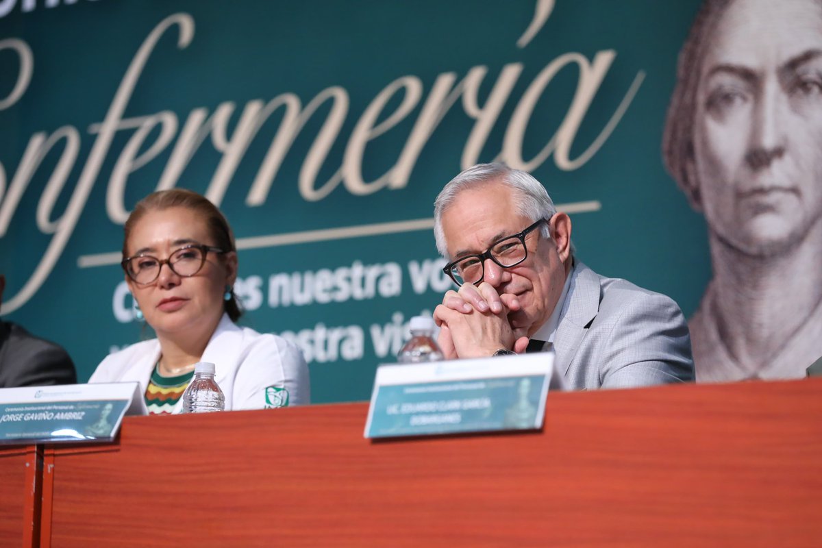 Presidida por el secretario David Kershenobich y el Mtro. <a href="/zoerobledo/">Zoé Robledo</a>, asistí a la Ceremonia Institucional del personal de #Enfermería. Un reconocimiento a su ética, vocación y compromiso. En <a href="/Tu_IMSS/">IMSS </a> cuidar a quien cuida es un principio fundamental.