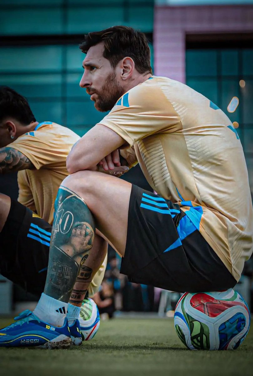 “Tengo mi parte donde soy más raro que la mierda. Me gusta estar solo, disfruto estar solo.”

Lionel Messi somos todos.