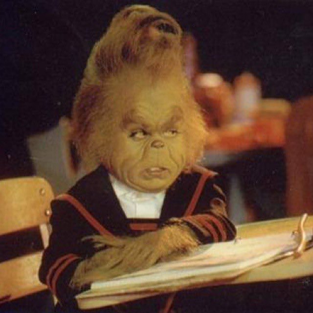 Yo viendo a mis sobrinos jugando con lo que les trajeron los Reyes Magos: