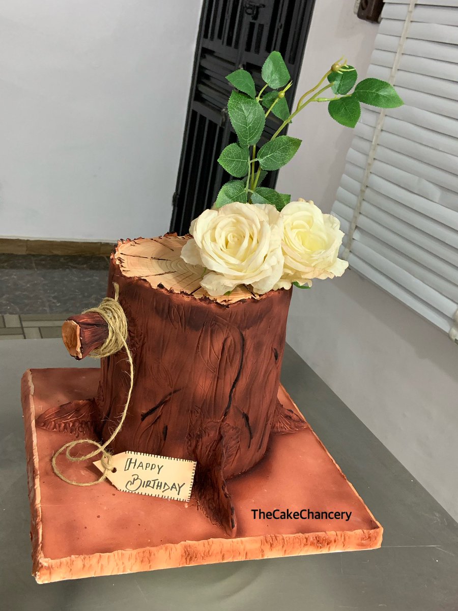 TheCakeChancery's tweet image. Kindly bless this beautiful cake with 200 Retweets 😊….