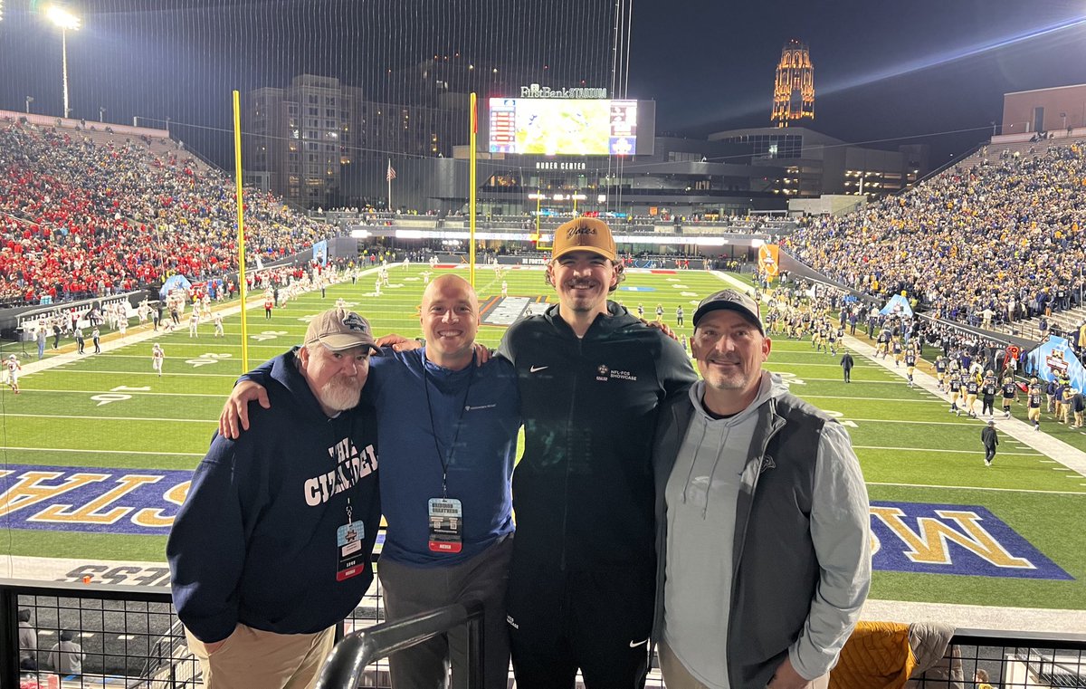 FCSNationRadio1's tweet image. Huge congratulations to Aidan Bouman, South Dakota quarterback and the 2025–2026 Alex’s Lemonade Stand 🍋 Lemon Trophy Winner! @boumanaidan8 

He raised more money than any athlete in the country this season for childhood cancer research alongside @NM_Financial ❤️

Total amount…