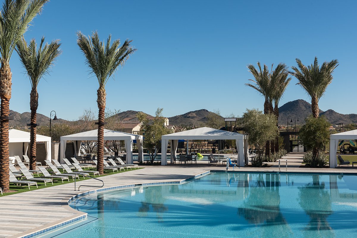 LiveUnionPark's tweet photo. Blending the timeless charm of historic neighborhoods with the vibrance of in-town living, Union Park features 11 private parks, a resort-style pool and recreation center, and inviting spaces that foster a true neighborhood feel. 
https://t.co/NNeHArO3lc https://t.co/b24Hs1GIM3