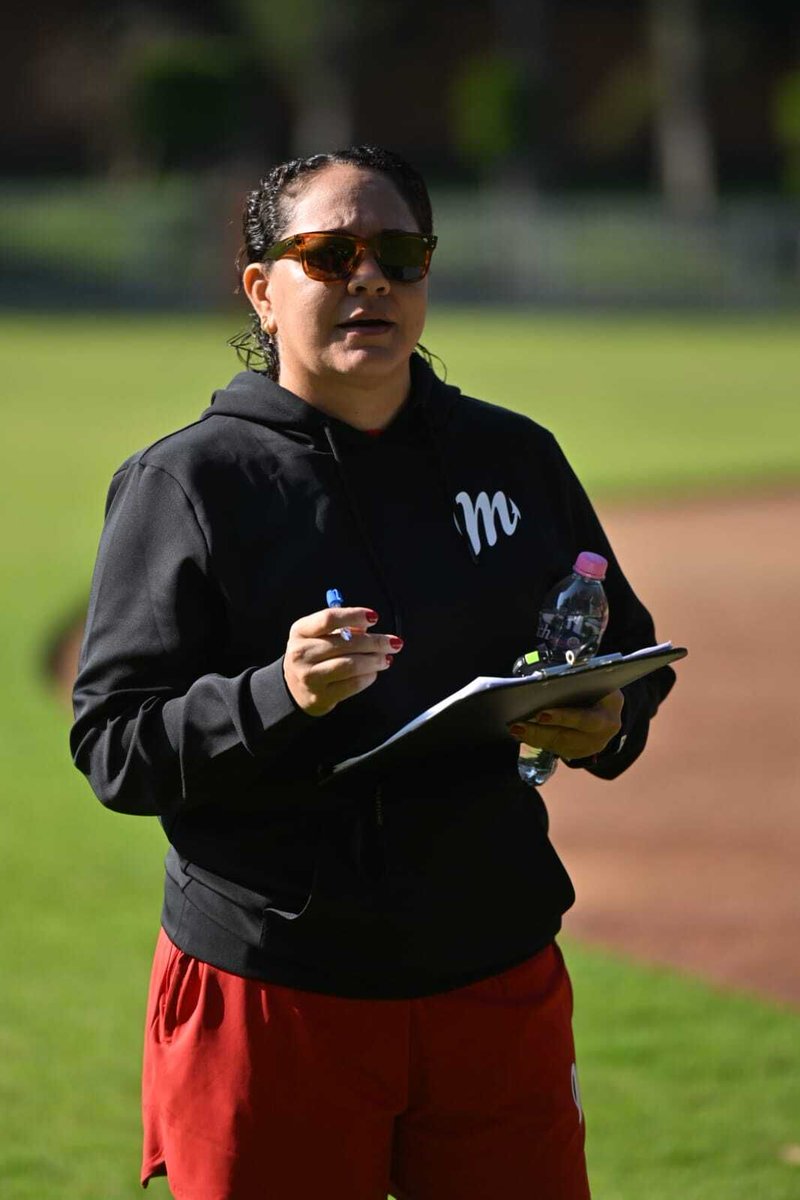 DIABLOS ROJOS FEMENIL YA TRABAJA RUMBO A 2026 🔥⚾️

Pretemporada 2026 | Ciudad de México | Centro Social y Deportivo del SNTSS

👉 Conoce todos los detalles y el roster completo en dsvmedios.com

#DiablosRojosFemenil #SoftbolMexicano #LMS #Pretemporada2026