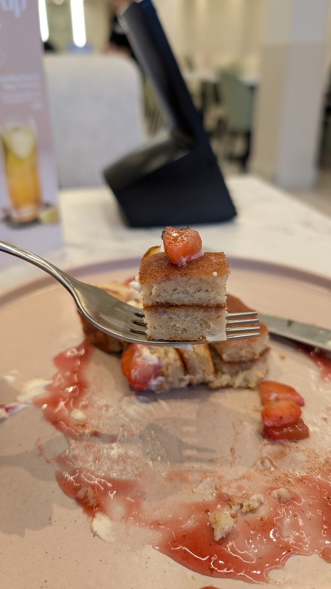 timphanie08's tweet photo. Ate the most perfect stack of pancakes today 🤤 https://t.co/NMIxGSYYEM