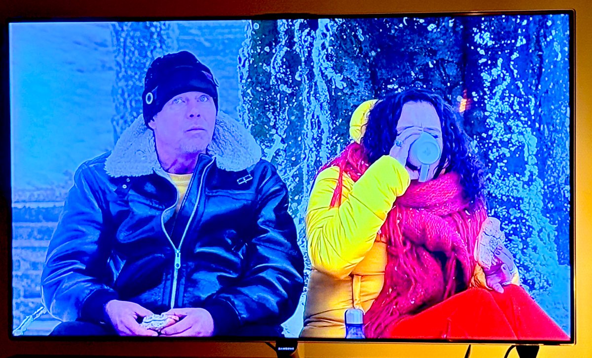 Nou Luuk, dat wordt neuken vanavond, ouwe sfeermaker!!
#wintervolliefde