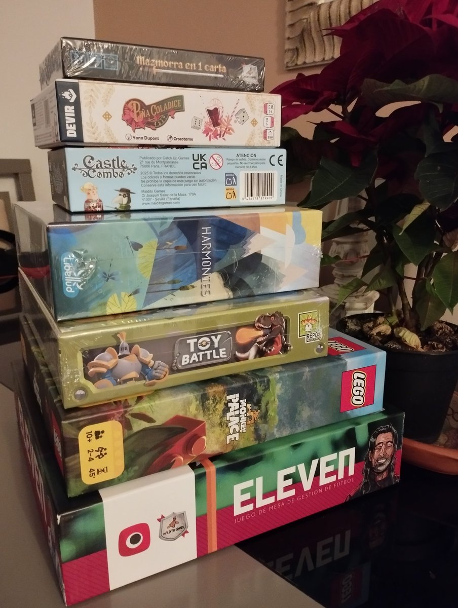 Alfredo_Mol's tweet photo. Pues esto es lo que han traído en casa los Reyes Magos jugones, ganas de sacar tiempo para probarlo todo con MiniYo #juegosdemesa https://t.co/t0fT1hqzCH