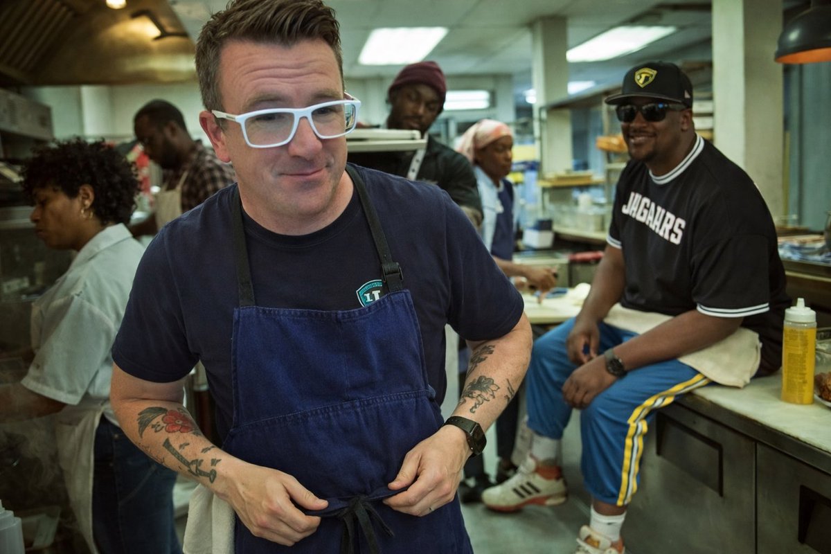 TwoDadsTailgate tweet media