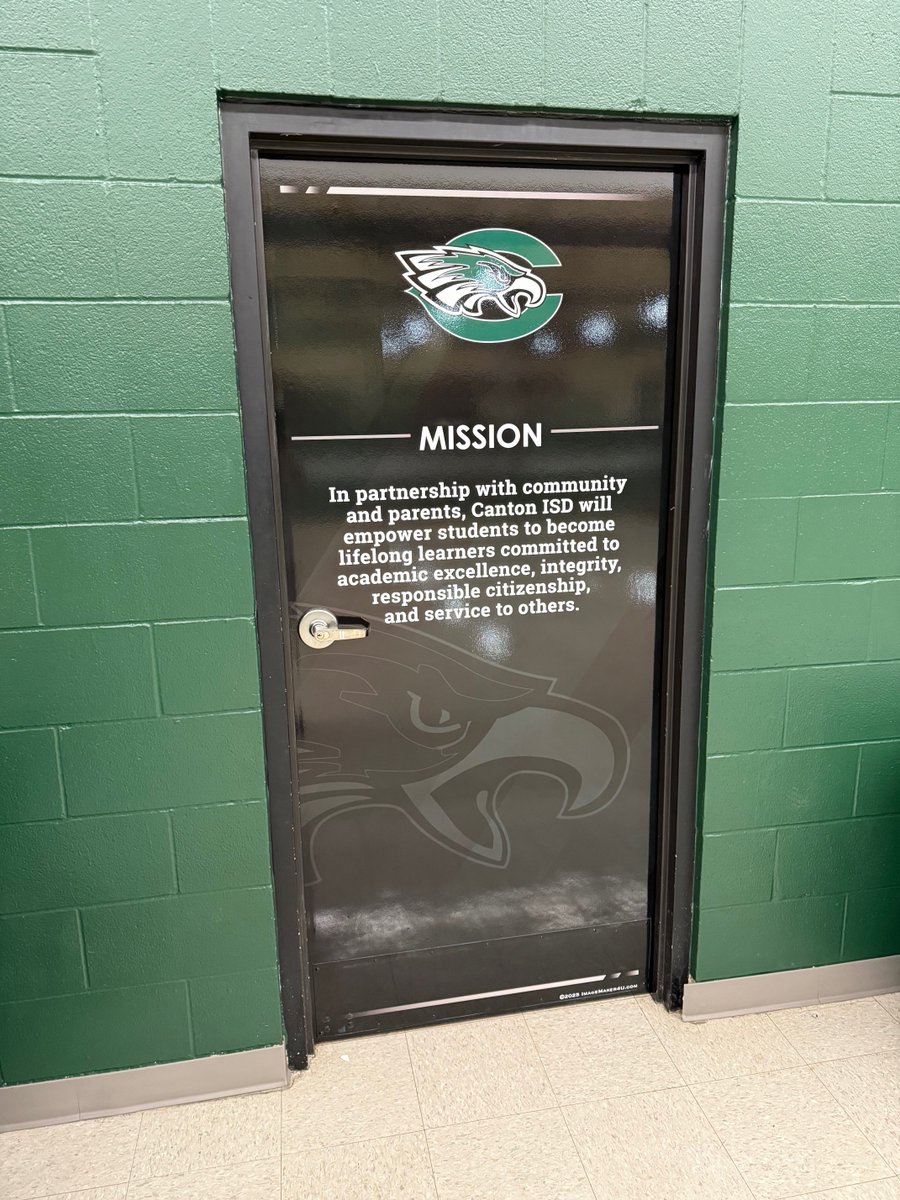 imagemakers4u's tweet image. A big thank you to @cantonisd and Coach Burk for trusting us to add a little extra spirit to their gym! 🦅
#imagemaker4u #graphicdesign #doorwraps #cantonISD #CantonTexas #cantonhighschool #CantonEagles