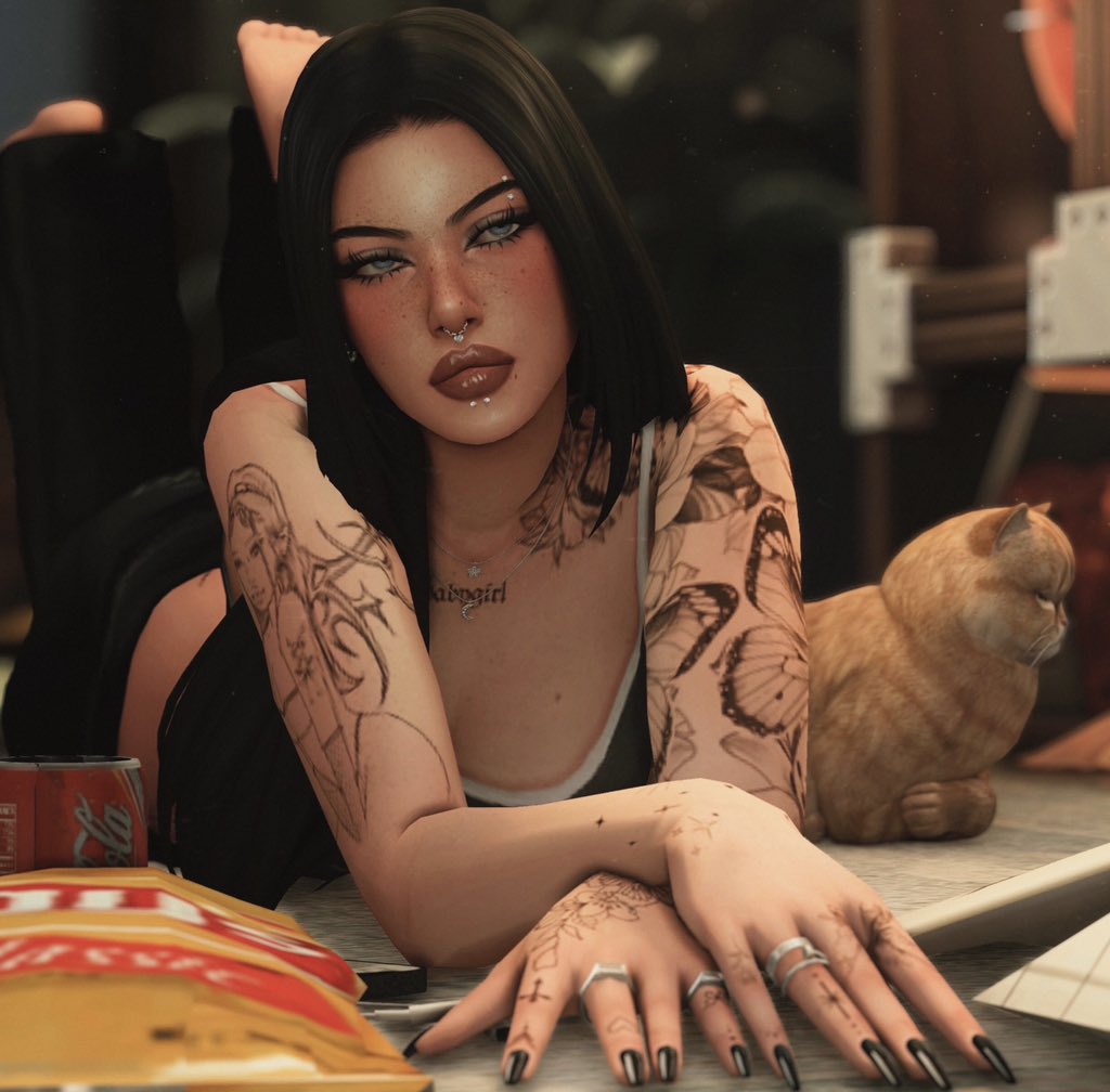 SoftBlueSide's tweet image. lazy girl, clingy loaf 🍞