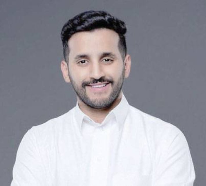 جنود ولكن جنود بدون نجوم على كتوفهم لأنهم هُم النجوم الله يقويهم 🇸🇦

دافعو عن وطنهم في وقت أصبح الحياد فيه خيانة مؤمنين أن الكلمة مسؤولية وأن الموقف تاريخ أمثالهم يثبتون أن الإعلام " ليس شهرة فقط ، بل أمانة "
وأن الدفاع عن الوطن شرف لا يُنتظر عليه مقابل .

لن ننسى من ألتزم الصمت